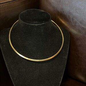 Elegant Gold Collar Necklace